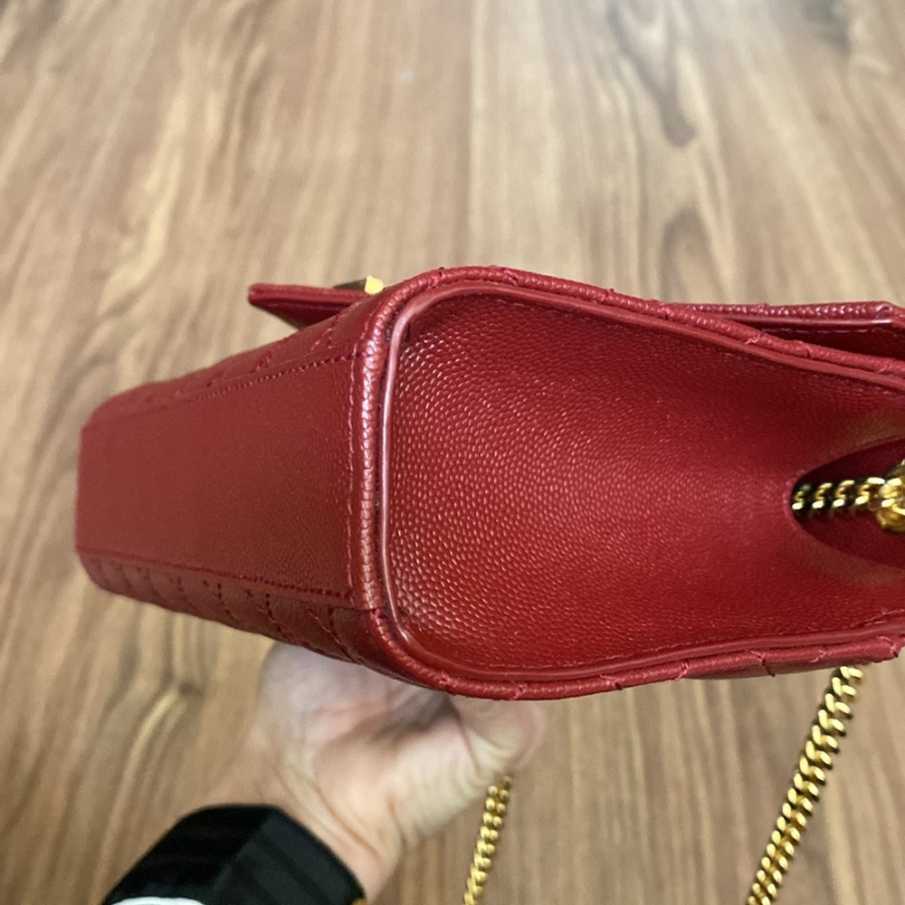 A114- 💯 % authentic Small YSL Envelope Shoulder bag - Picture 14 of 17